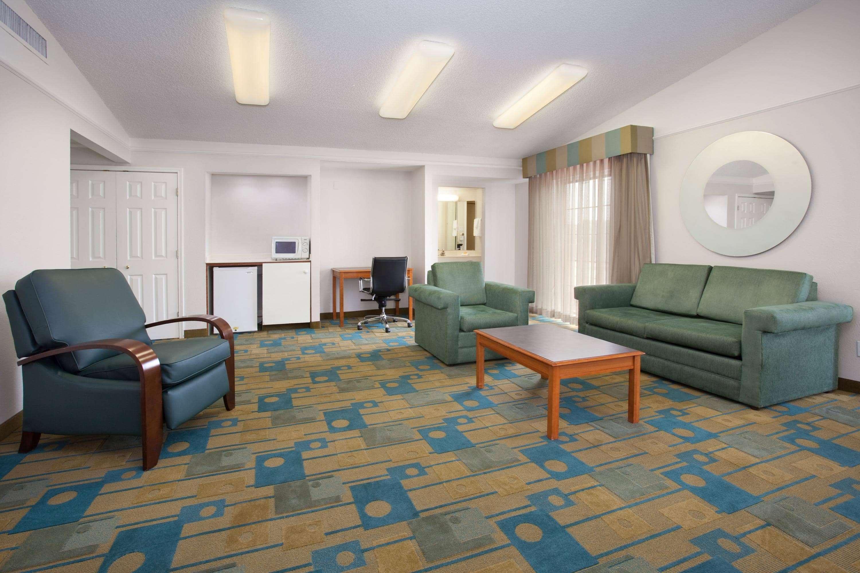 La Quinta Inn By Wyndham Denver Central Екстериор снимка