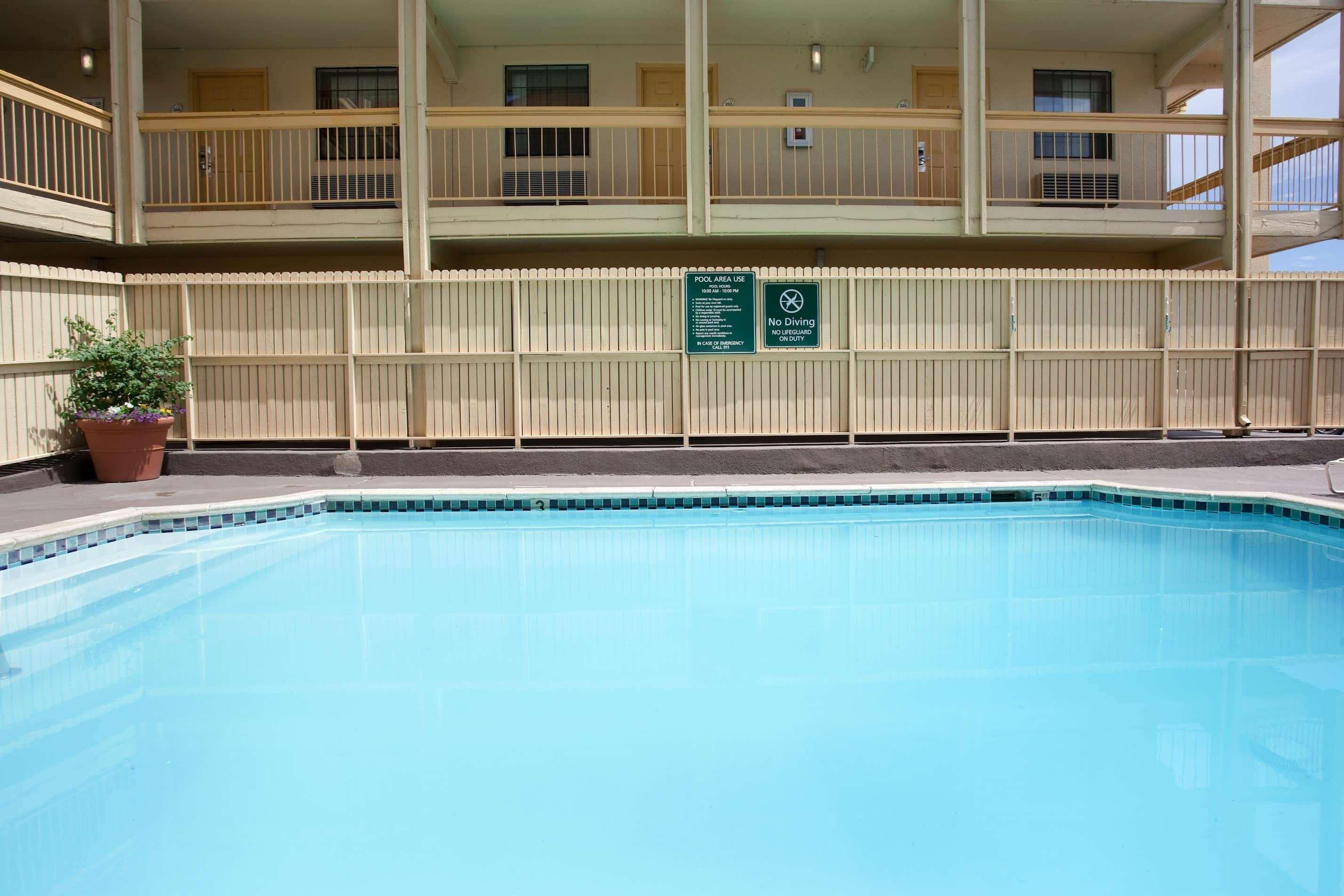 La Quinta Inn By Wyndham Denver Central Екстериор снимка