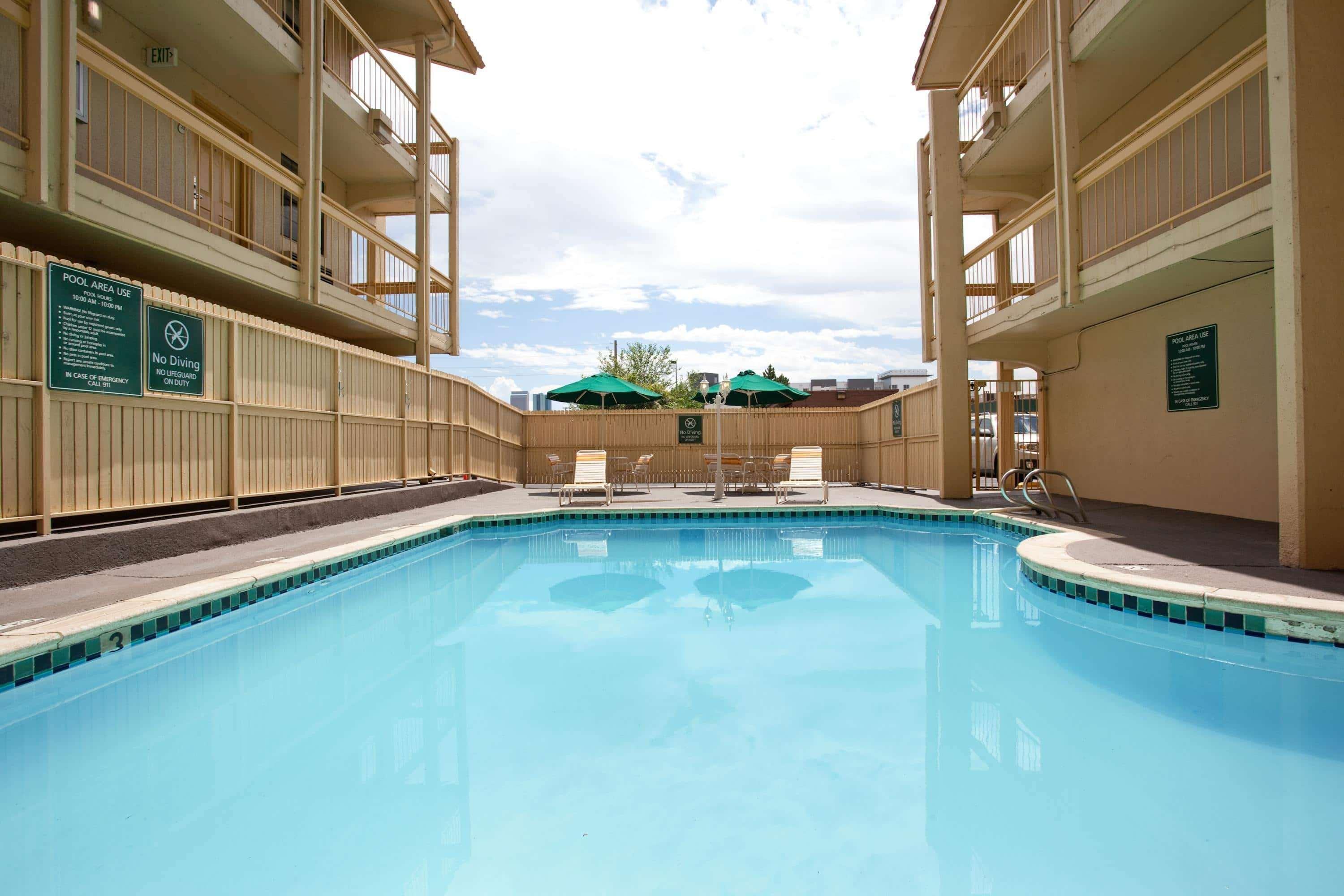 La Quinta Inn By Wyndham Denver Central Екстериор снимка