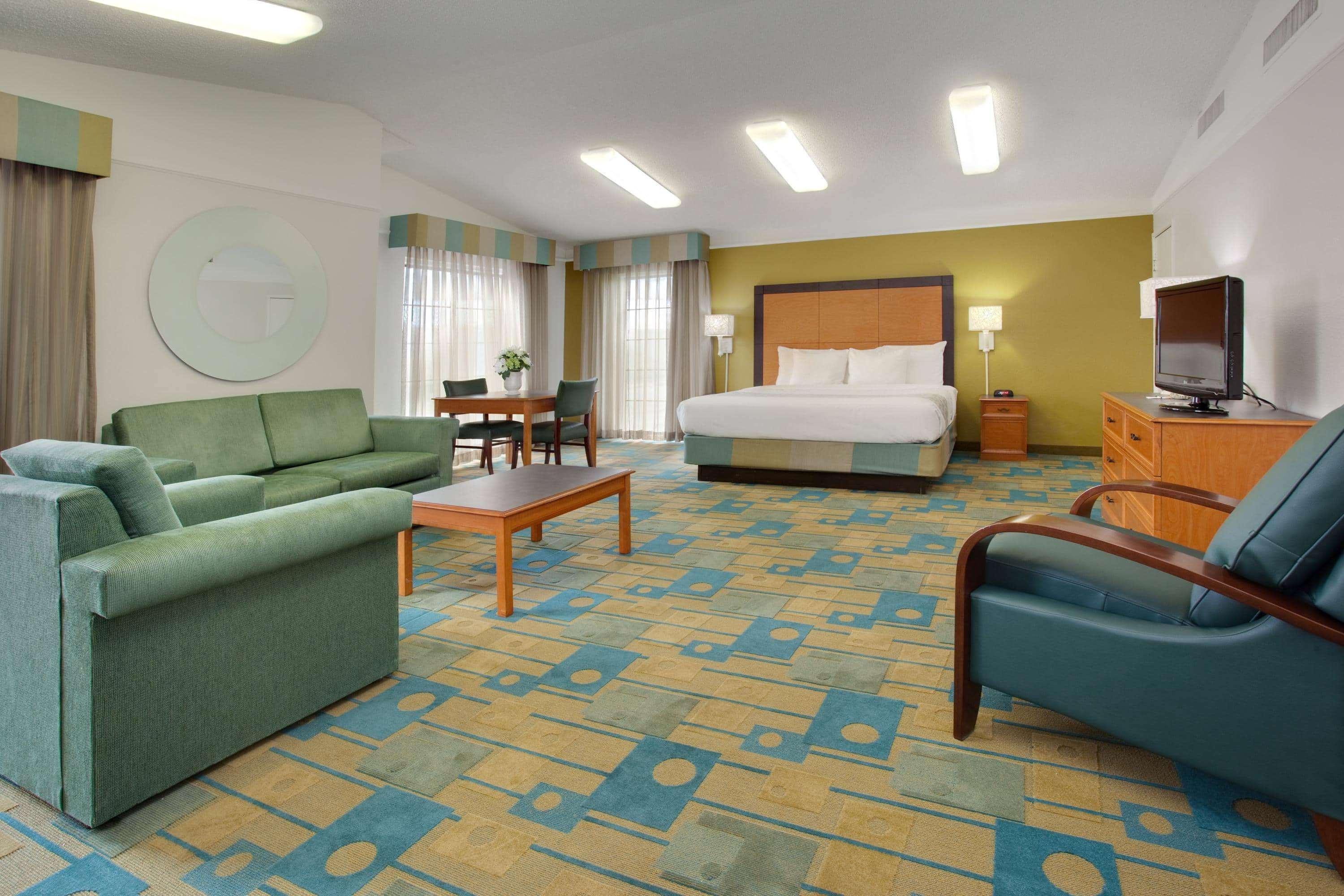 La Quinta Inn By Wyndham Denver Central Екстериор снимка